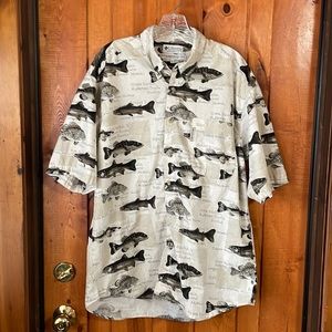 Columbia Button Up Fish Size L
